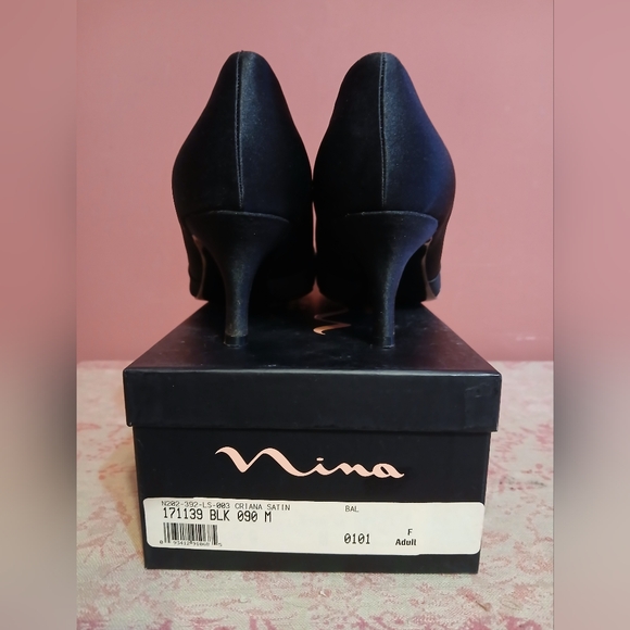 ✨️Nina 'Criana' vintage black satin pump - 39/9m - Picture 5 of 5